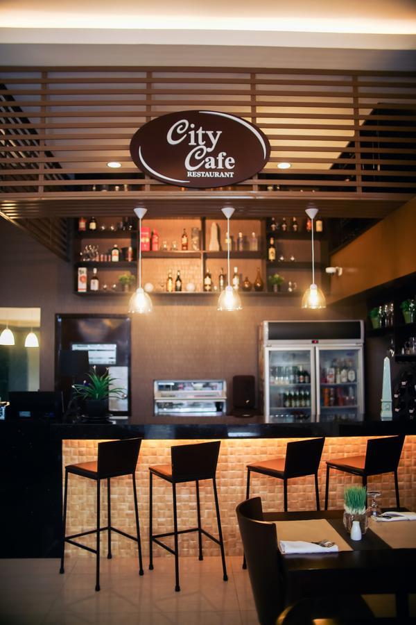 Prime City Resort Hotel Angeles Exterior foto