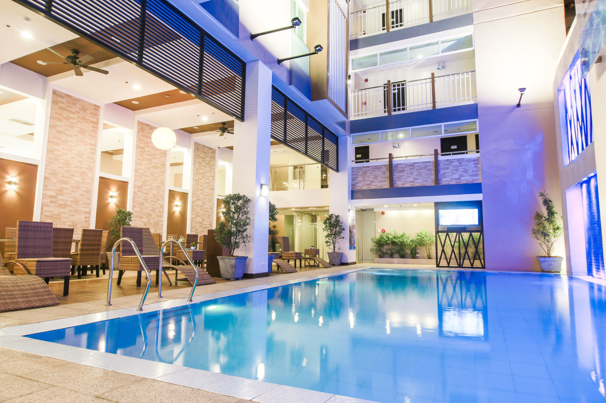 Prime City Resort Hotel Angeles Exterior foto