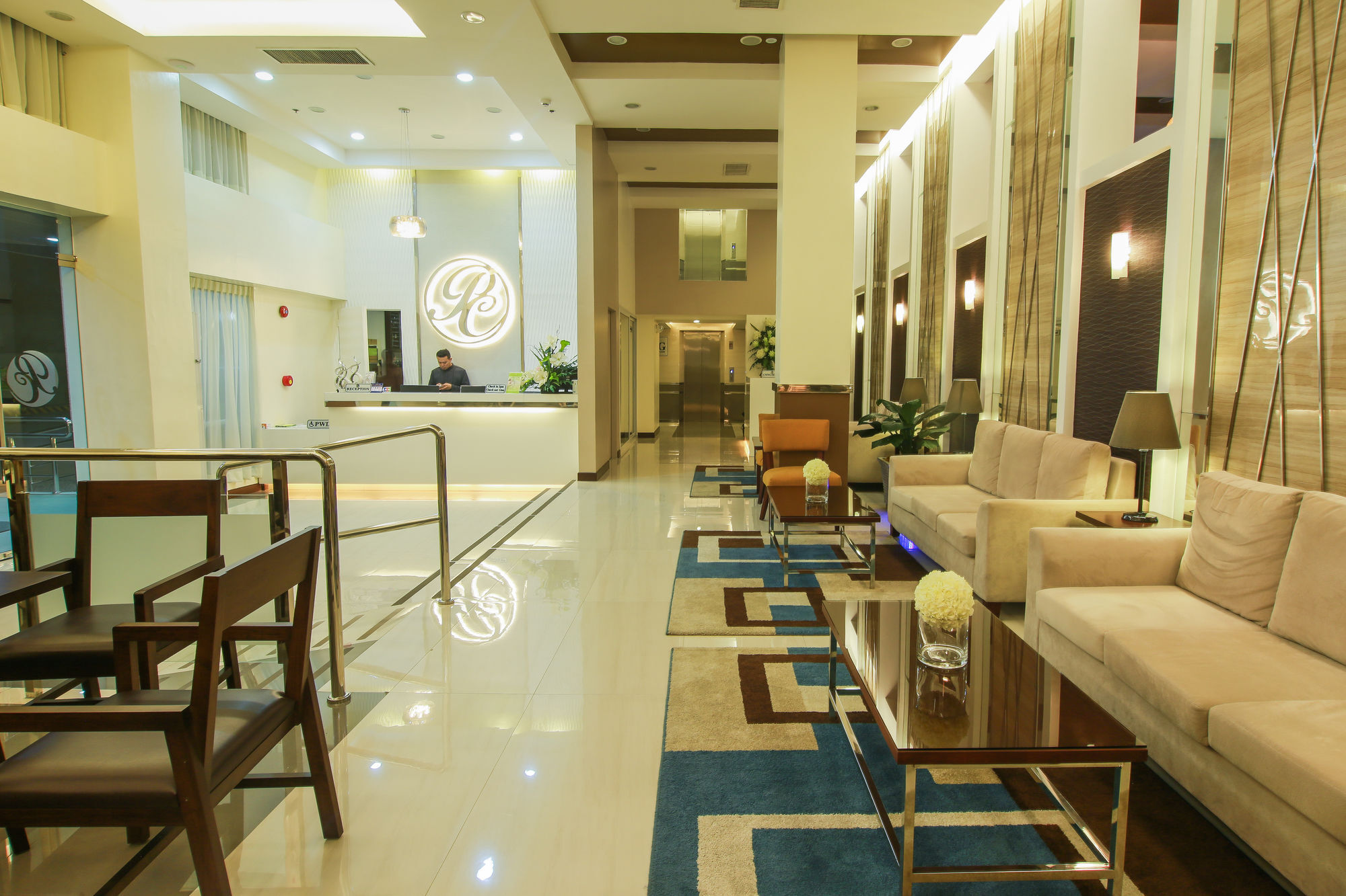 Prime City Resort Hotel Angeles Exterior foto